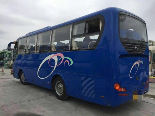 35の座席は交通機関のためにコーチ バスKinglong XMQ6858のディーゼル機関を使用した