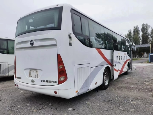 使用された旅行バスはFotonバスBJ6103 Weichaiエンジン55の座席2+3レイアウトの白い色を使用した