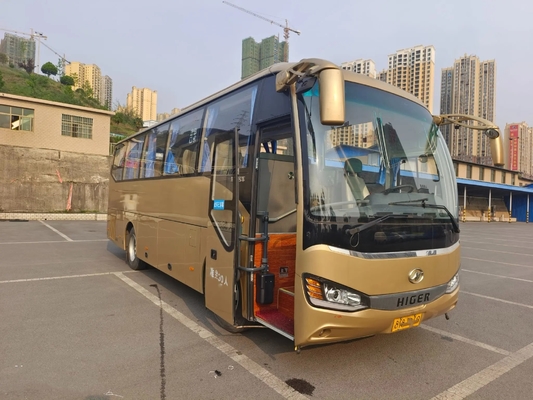 使用された運輸バス金色30の座席KLQ6882単一のドア6シリンダー エンジンのエアコンはより高いバスを使用した