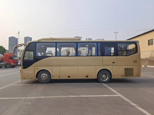 使用された運輸バス金色30の座席KLQ6882単一のドア6シリンダー エンジンのエアコンはより高いバスを使用した