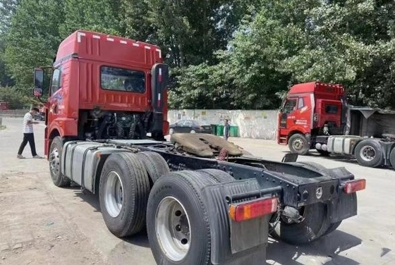 中古馬ボックストレーラー 2021 年赤色 6 × 4 ドライブモード Weichai エンジン 460hp 中古一汽トラクタートラック