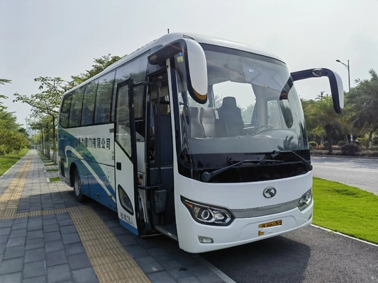 使用されたディーゼルは2016本の年28の座席Yuchaiエンジン4シリンダー外的な振動ドアのKinglongバスXMQ675をバスで運ぶ
