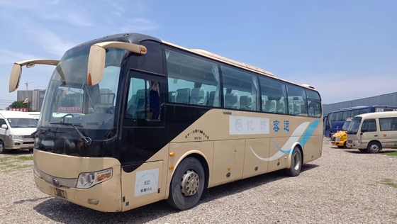 使用された旅行バス ピンク色51の座席エアコン大きいトランク第2手11メートルのYutong ZK6110