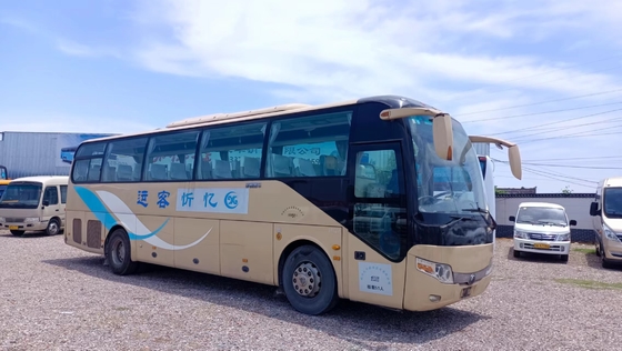 使用された旅行バス ピンク色51の座席エアコン大きいトランク第2手11メートルのYutong ZK6110