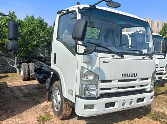 単列貨物トラック Isuzu 10トン 4×2 トラック 5.5 メートル 長箱 Euro 4 フラットキャビ
