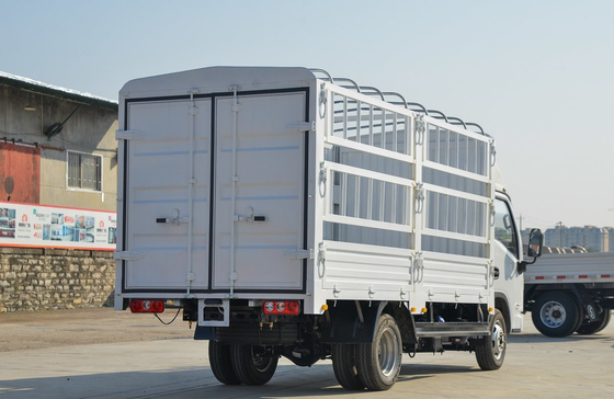 小型貨物 トラック SAIC 軽トラック フェンス ボックス 4 メートル シングルアクセル ディーゼル エンジン 95hp