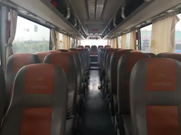 ZK6120モデルによって使用されるYutongは旅客輸送のための53の座席をバスで運ぶ