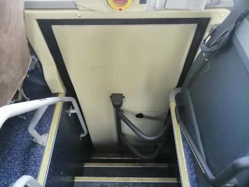 51の座席は2つのドア乗客バスLHD/RHD Zk6127モデルYutongバスを2010年使用しました