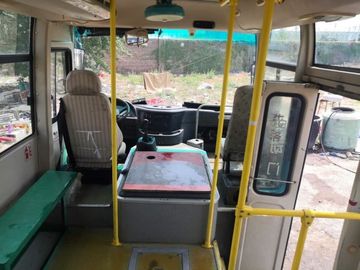 22の座席によって使用されるYutongはYC4S145-30 4シリンダー エンジンZK6752Dを使用した小型バスをバスで運ぶ
