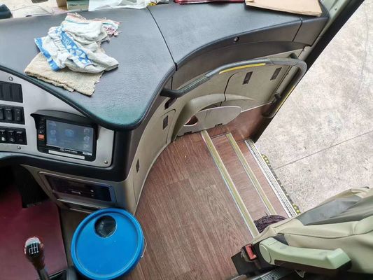 ZK6116HF 228kw 51の座席は乗客が贅沢な座席LHDを詰める低いキロメートルの裸体をバスで運ぶYutongバスを使用した