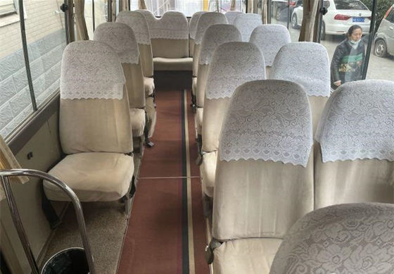 2005の年23の座席ガソリンはトヨタ・コースターのバスによって使用された小型コーチ バスを使用した