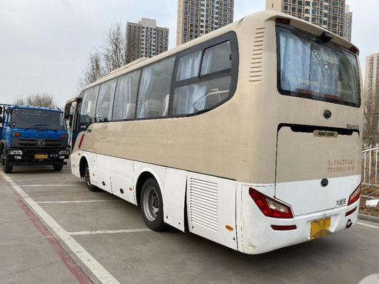 使用されたKinglongバス モデルXMQ6802 32は鋼鉄シャーシの左手のドライブによって使用される観光バスをつける