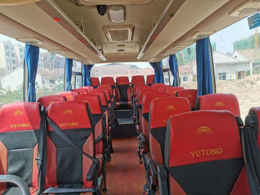 Yutong使用されたバスZK6752 30はディーゼル前部エンジンを使用した小型バス ユーロIVの低いキロメートルをつける