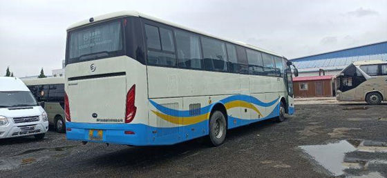 アフリカのための使用された観光バスは金ドラゴン バスYuchai後部エンジン233kw 53seatsのユーロIVのエアバッグのシャーシの低いキロメートルを使用した