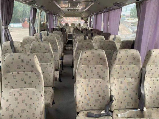 Yutongのブランドの秒針バス54seats両開きドアディーゼル後部エンジンのYuchaiのユーロのIV使用された乗客のYutongバス