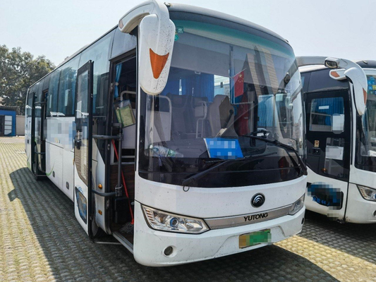 Yutongの使用された都市ディーゼルは秒針旅行のコーチをバスで運ぶLHDによって使用される客車バスをバスで運ぶ