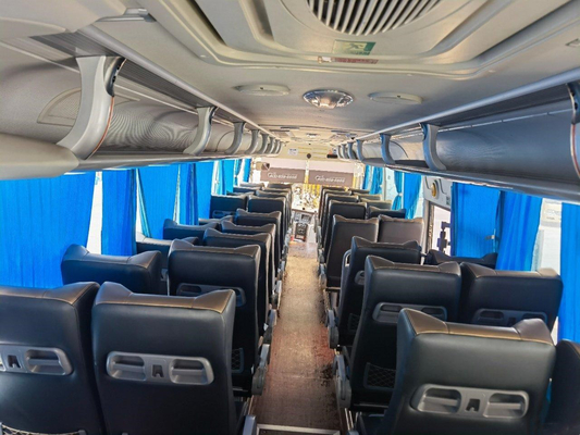 Yutongの使用された都市ディーゼルは秒針旅行のコーチをバスで運ぶLHDによって使用される客車バスをバスで運ぶ
