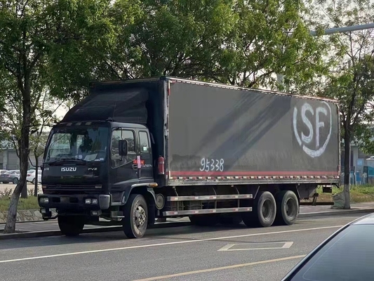 ISUZUの貨物トラック秒針箱のタイプ トラックの速い変速機9.6mの長さ