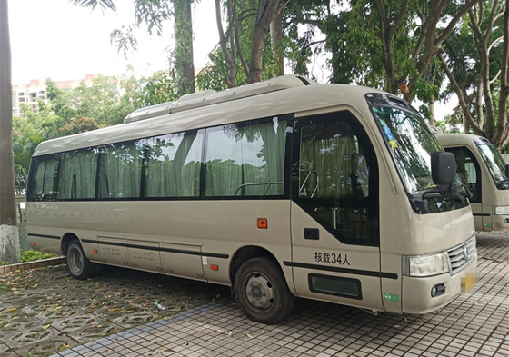 34の座席によって使用されたコースター バスは電気エンジンの左手のステアリングが付いている小型バスXML6809を使用した