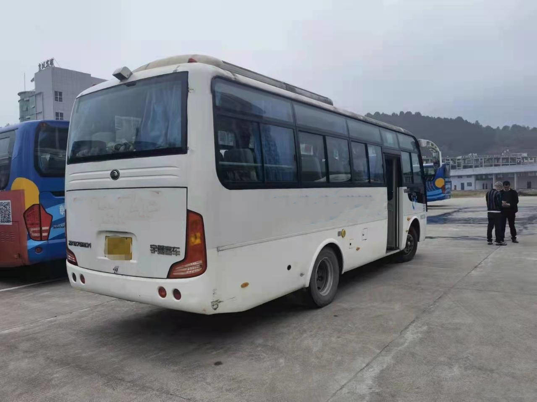 ZK6752D1は小型Yutongの前部エンジンのコーチ バス30座席右の運転者の乗客バスを使用した