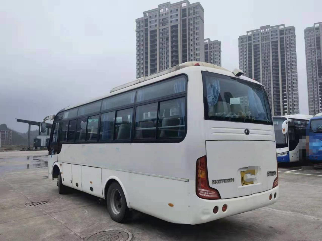 ZK6752D1は小型Yutongの前部エンジンのコーチ バス30座席右の運転者の乗客バスを使用した