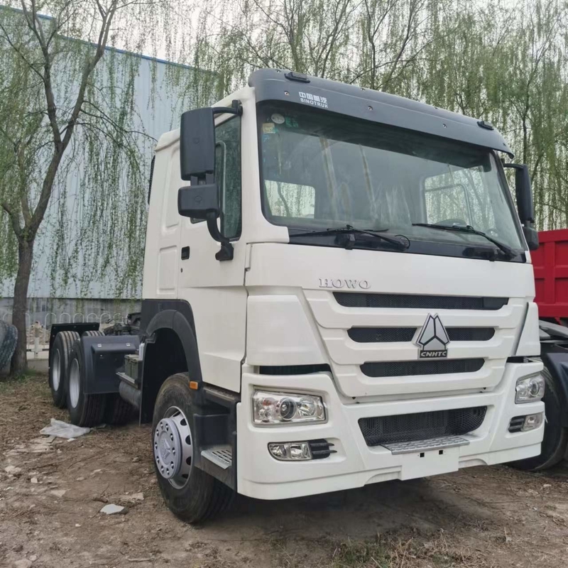 頑丈な10の車輪はSinotruckのWeichaiエンジンを搭載するHowoによって使用されるトラクターのトラックを秒針