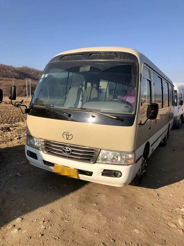 26の座席はトヨタ・コースター電気ドアが付いている小型バス乗客の観光事業バスを使用した