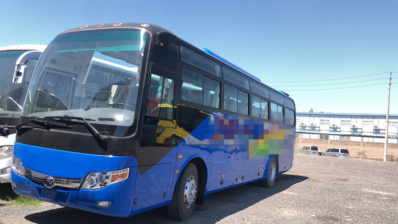 2015年47の新しい座席LHDステアリングが付いている座席によって使用されるYutong ZK6107のコーチ バス