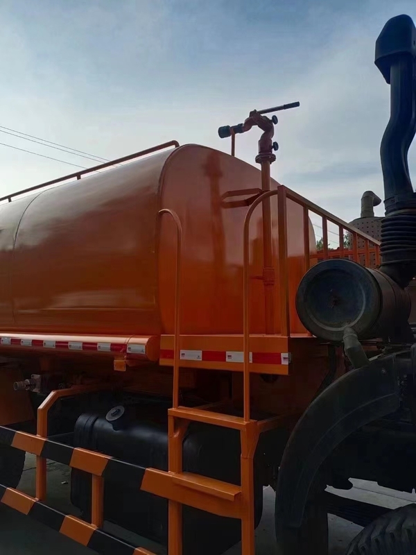 LHDの15立方メートルは道水スプリンクラーを離れて水漕のスプリンクラーのトラック290hpの完全なドライブ4X4を