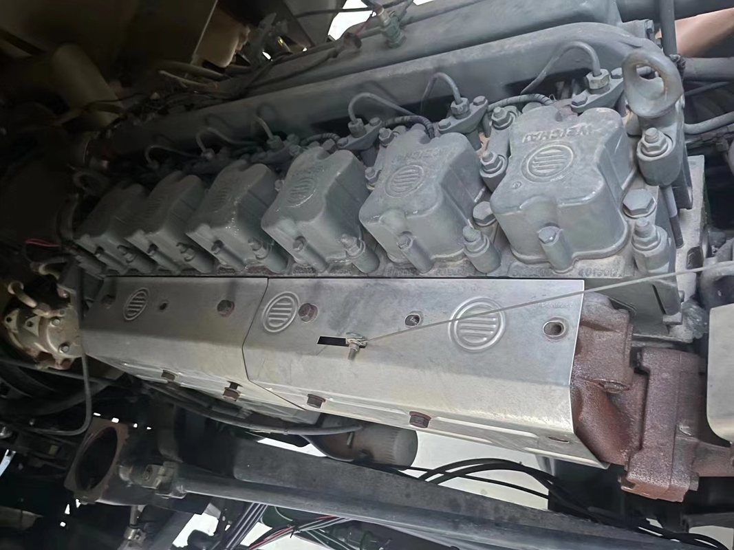3差動ロック6X6のダンプ トラックが付いている使用された310hp強力なディーゼル燃料完全なドライブ ダンプカー