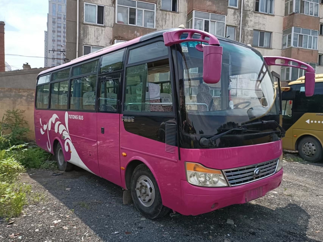 31 Seater小型バスYutongの前部エンジン バス乗用バンZK6752Dはスクール バスを使用した