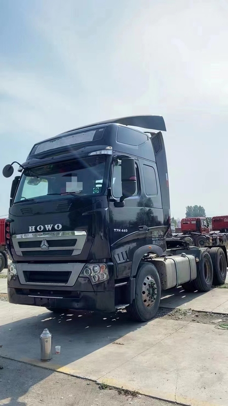 使用されたSinotruck 6*4 10の車輪440の馬力のトラクターのHowo T7の頭部のディーゼル機関のトレーラーの頭部