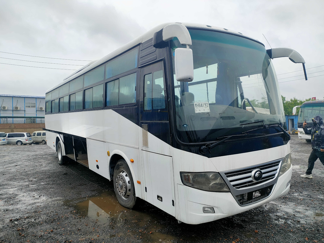 ドライブYutongによって使用されるバスZk6112d大きい手荷物の小屋のSildingの右窓2+2layout 53seats