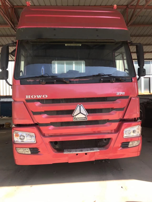 頑丈なSinotruk Howoは販売のために10 371Hpの車輪6x4のトラクターのトラックを使用した