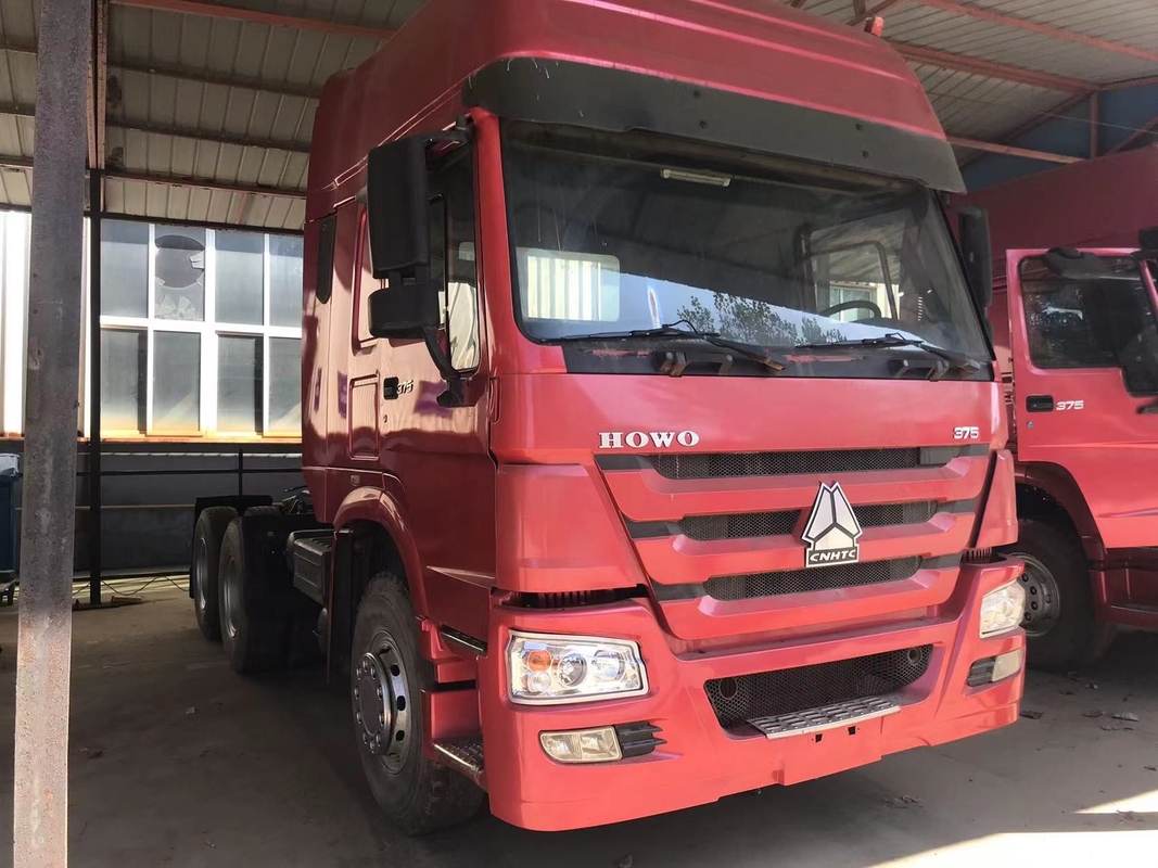 頑丈なSinotruk Howoは販売のために10 371Hpの車輪6x4のトラクターのトラックを使用した