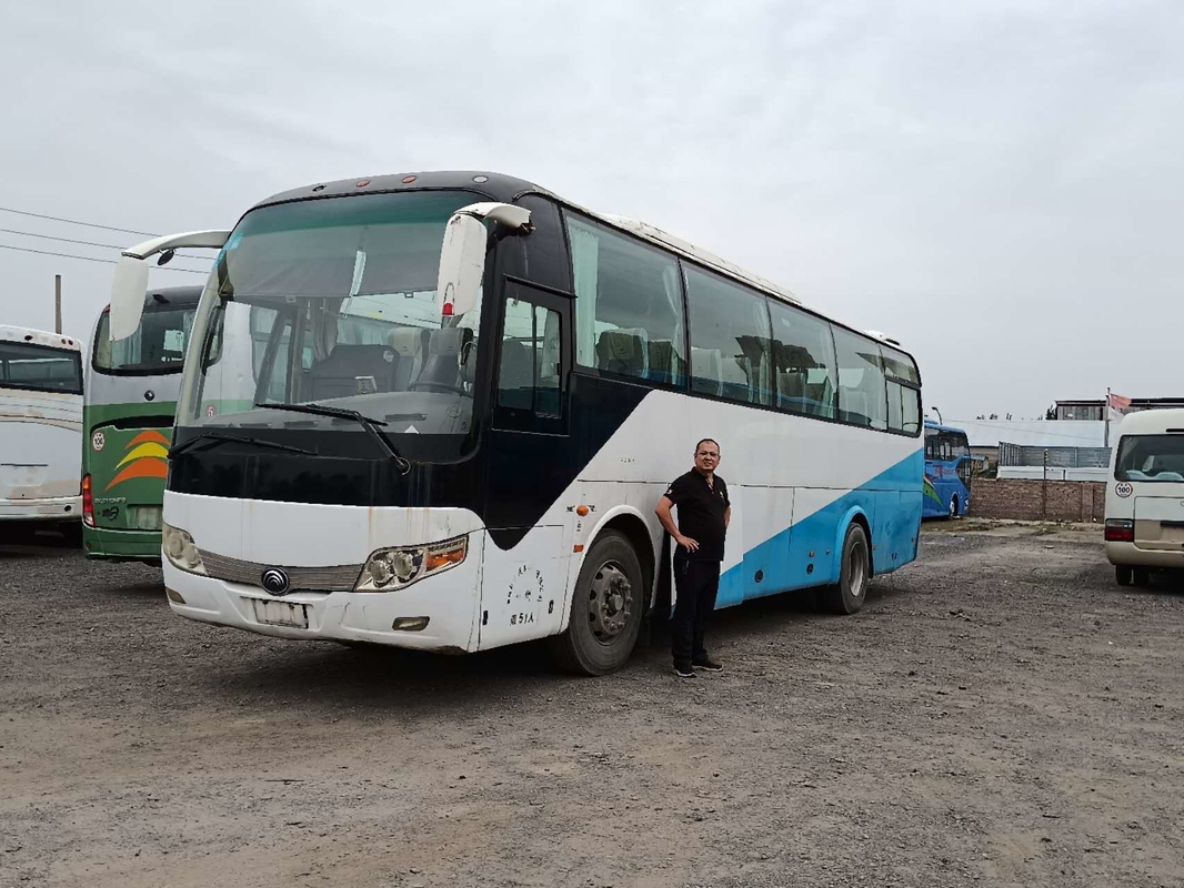 右のステアリングYutongバス49-51seater秒針バスZk6110後部エンジン旅行のコーチ