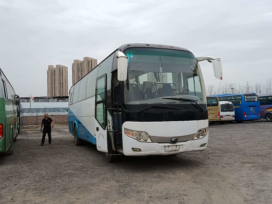 右のステアリングYutongバス49-51seater秒針バスZk6110後部エンジン旅行のコーチ