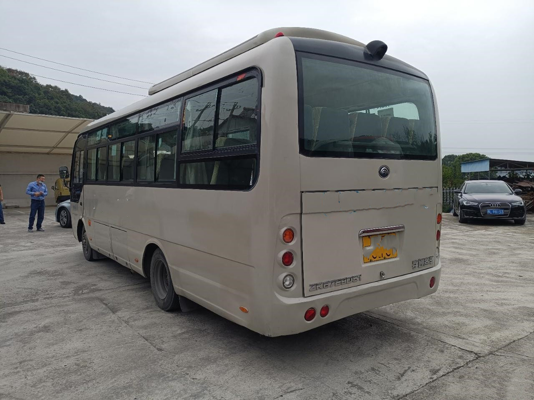 小型旅行のコーチはYutongバスZK6729D 130hp折れ戸28seaterを残したステアリングを使用した
