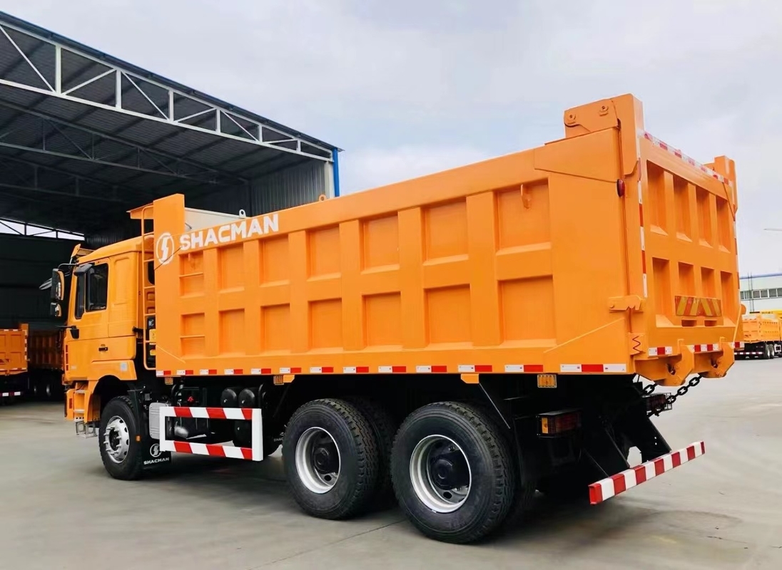 新しいダンプ トラックF3000 6*4 WP10。エンジンのダンプカー トラック400Lのオイル タンクの右ドライブ