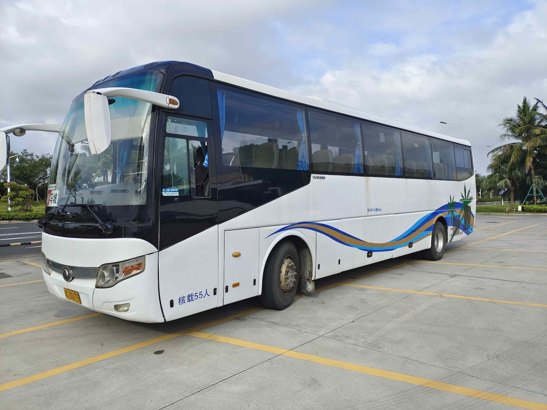 2015年55 SeaterはYutongバスZk6122 LHDディーゼル機関の両開きドアを使用した
