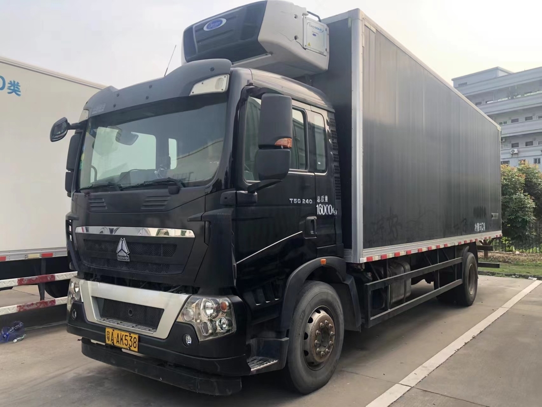 HOWO 10の車輪販売のための6*4によって使用される冷却装置トラックのフリーザーによって冷やされている容器のトラック