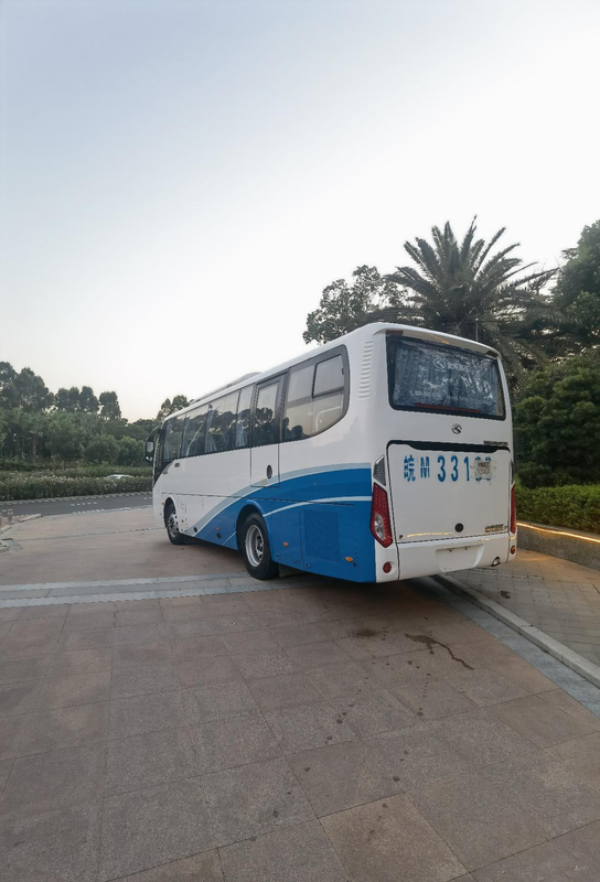 贅沢なコーチ バス40座席Kinglong Rhd Lhdのユーロ3の販売のためのディーゼル乗客の都心部バス