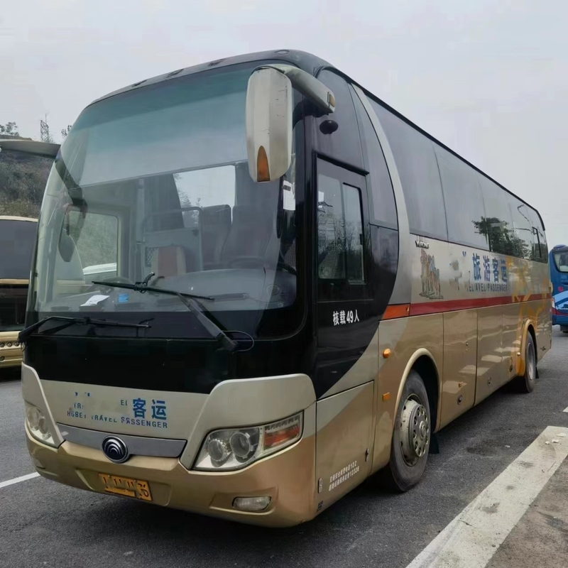 第2手のコーチZK6110のブランドYutong 49seaterは旅行バス単一のドアのYuchaiエンジンを使用した