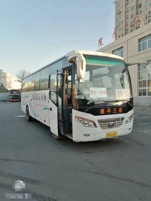 使用されたシャトル バスは2014年44の座席ZK6102D前部エンジンを搭載するバスそしてコーチを使用した