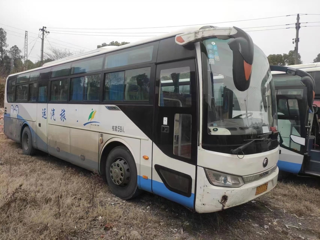 使用された大型バスのYutong 2+3layout 59seater大きいバス第2手バス右のステアリング バス