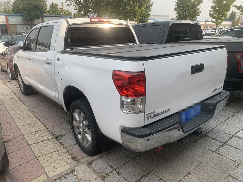 販売のための使用された小型トラック4x4ディーゼル トヨタの小型トラックの土地の巡洋艦の小型トラック