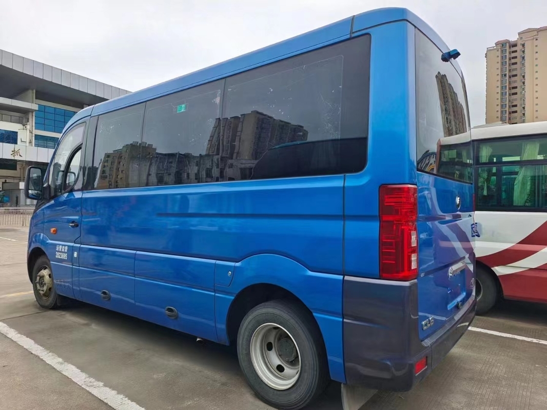 使用された9 Seaterのミニバスは2020年ディーゼルYutong CL6贅沢な座席を持つ小型コーチを使用した