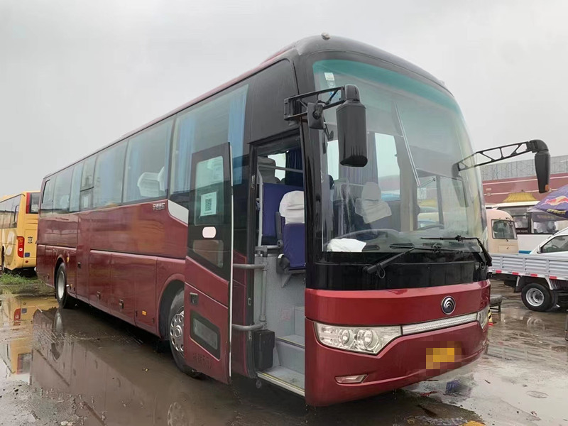 第2手のスクール バスは販売のために2014年55 Seater YutongバスZk6122贅沢なバスを使用した