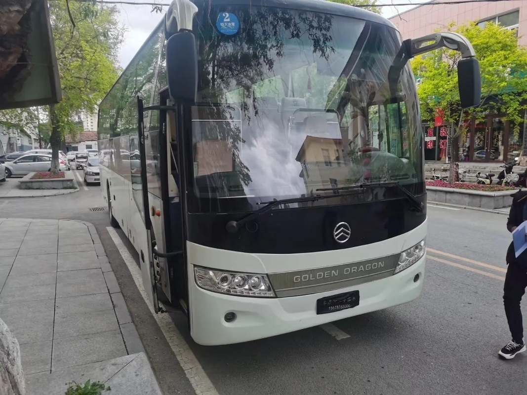 使用された観光バスはドラゴン バスXML6113J68 49seats両開きドアのYuchai金エンジンを使用した