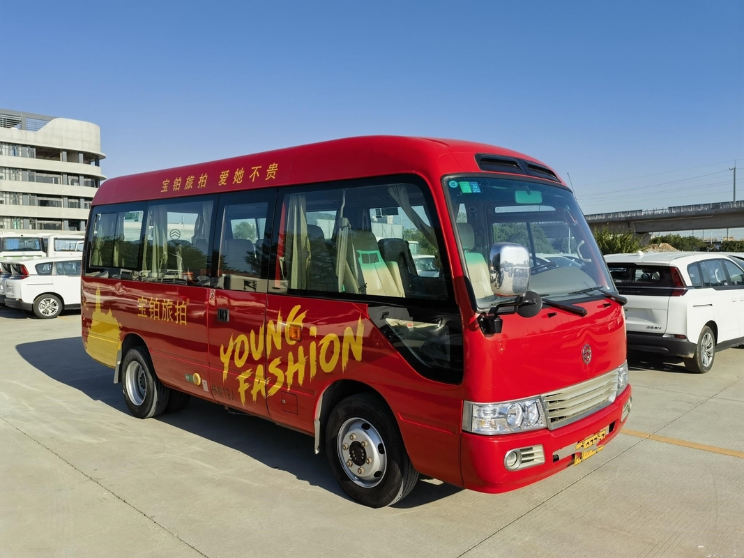 使用された小さいバスは2020年金ドラゴン バスXML6601J15前部エンジン19の座席を使用した